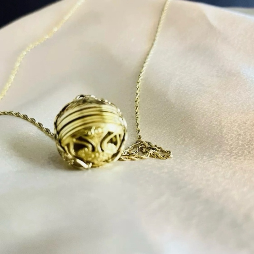 14K Gold Six [6] Round Picture Frame Charm Pendant + Rope Chain Necklace - Picture 12 of 16